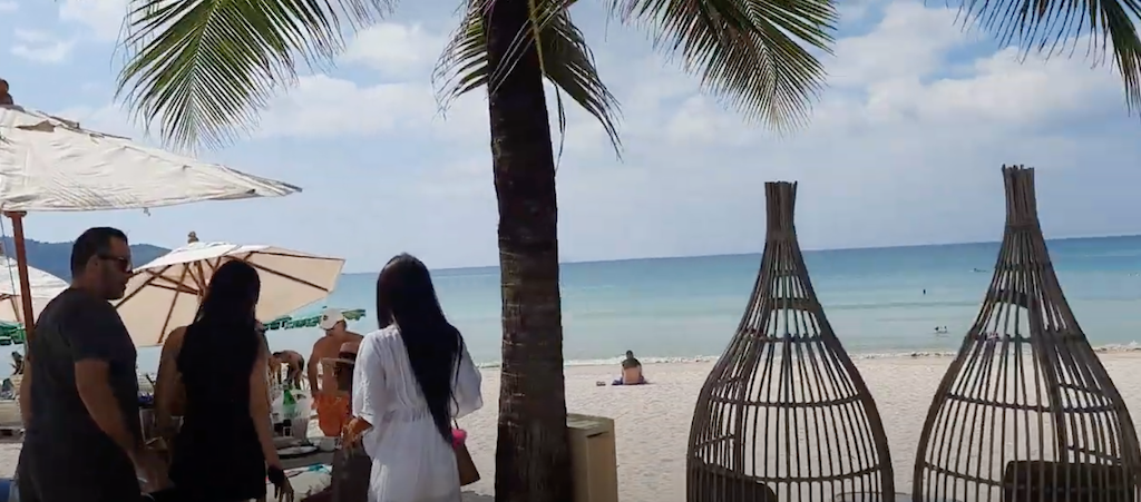 Fancy playing chess at a beach resort? (Blue Chevaliers’-Phuket)
